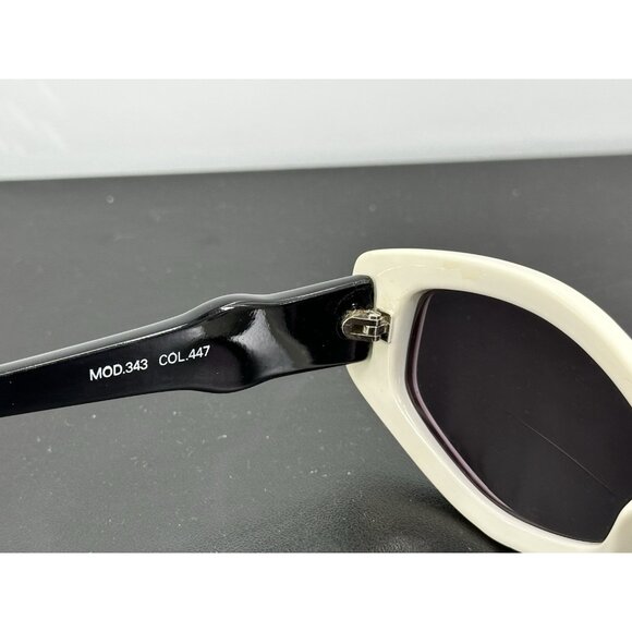Vintage 90’s Gianni Versace Black & White Frames Mod.343 Col.447 Made Italy - Picture 11 of 15